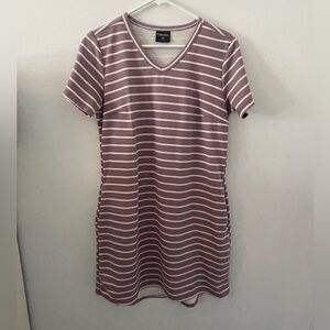 Casual stripped dress with pockets.